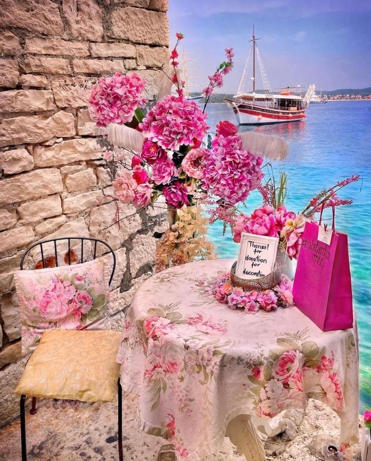Apartment City Walls In Old Town Of Rovinj Extérieur photo